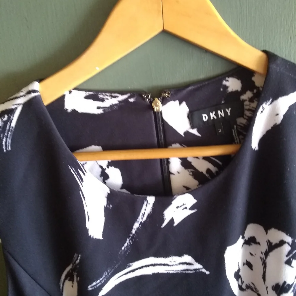 DKNY Dress - Picture 5 of 7